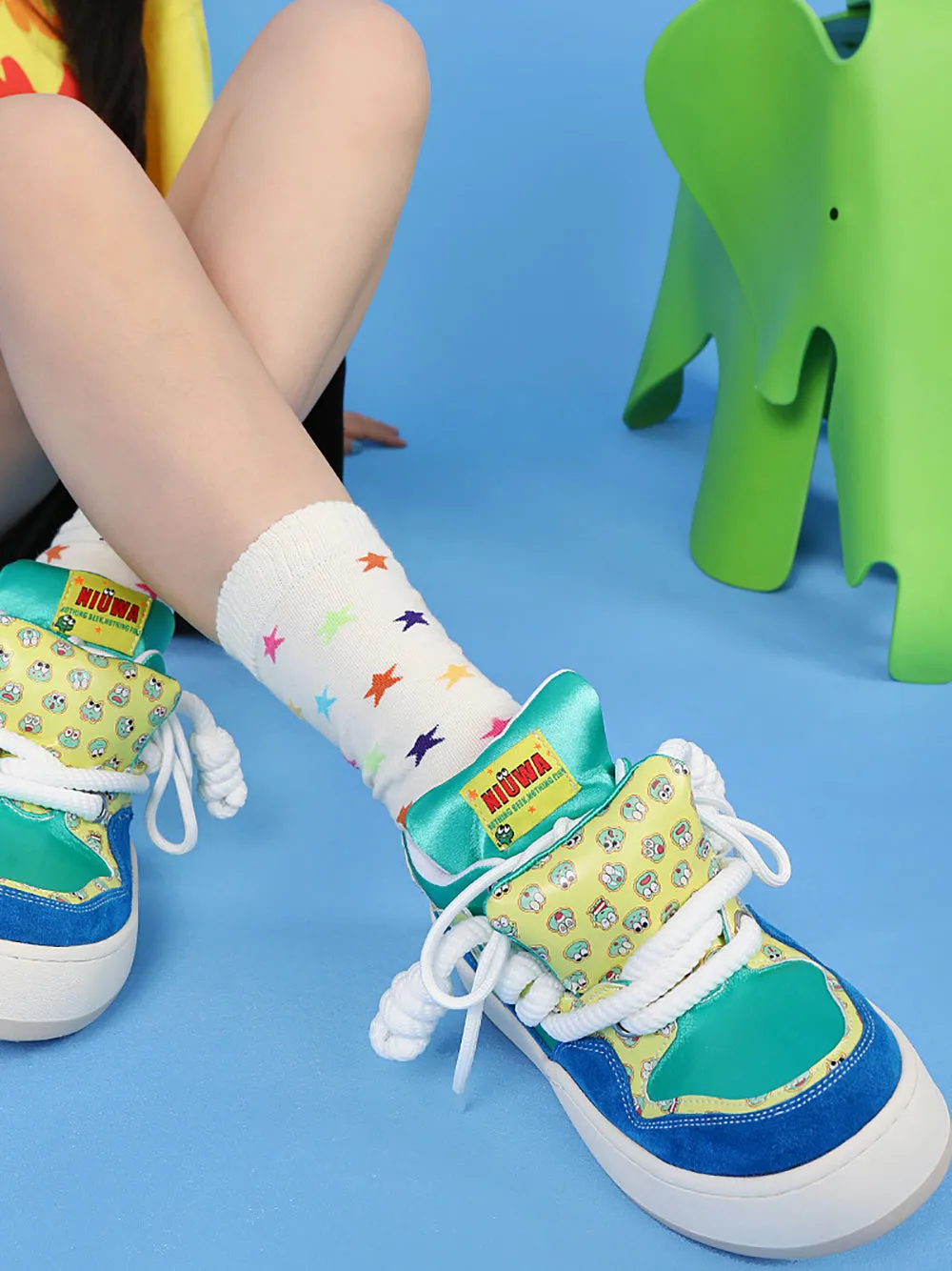 Cartoon frog print puffy sneakers